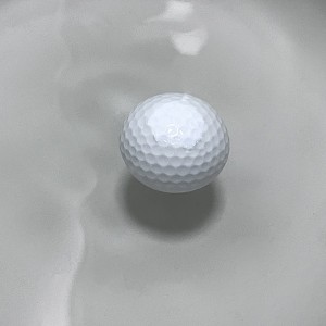 ゴルフボール